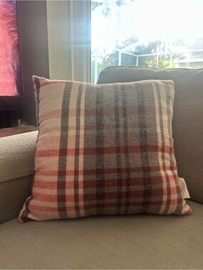 NWOT NIDO Notte Italian Decorative
Pillow Earthtones Gray Cream Rust SOFT